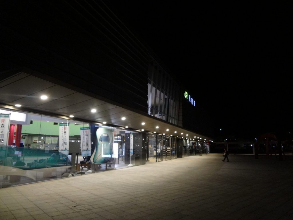 深夜の函館駅